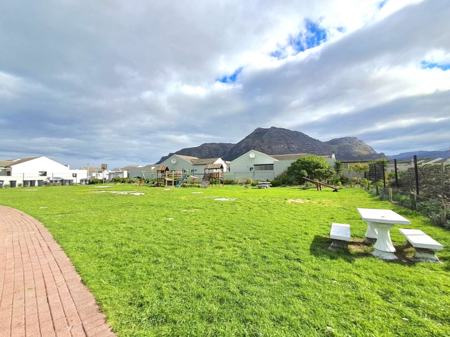 2 Bedroom Property for Sale in Muizenberg Western Cape